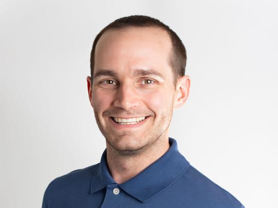 Professional headshot of Sean Vong-Karlage.